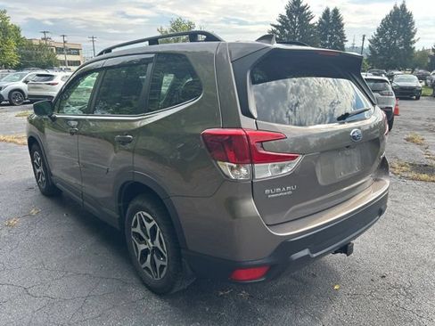 Used 2022 Subaru Forester Premium AWD/4WD image 6