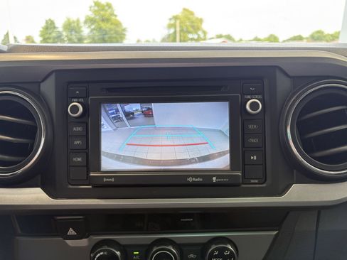 Used 2017 Toyota Tacoma SR5 image 14