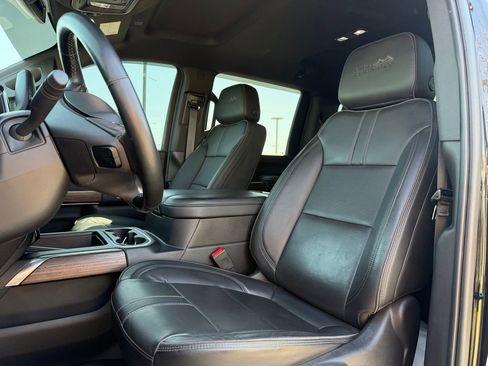 Used 2023 Chevrolet Silverado 3500 High Country image 11