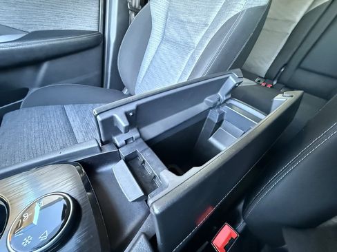 Used 2023 Nissan Rogue SV image 26