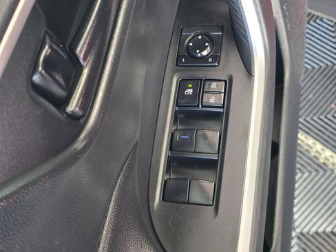 Used 2021 Toyota RAV4 LE image 21