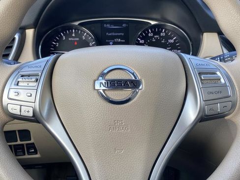 Used 2014 Nissan Rogue SV image 8