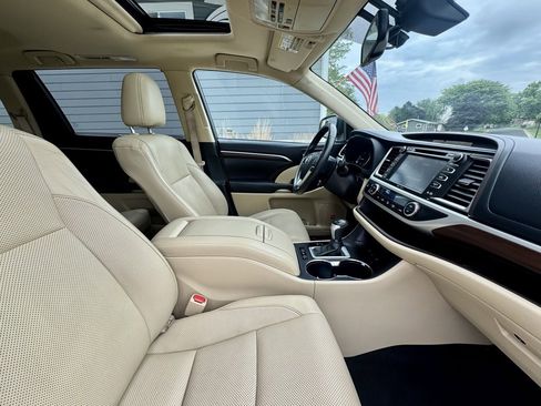 Used 2015 Toyota Highlander Limited image 22
