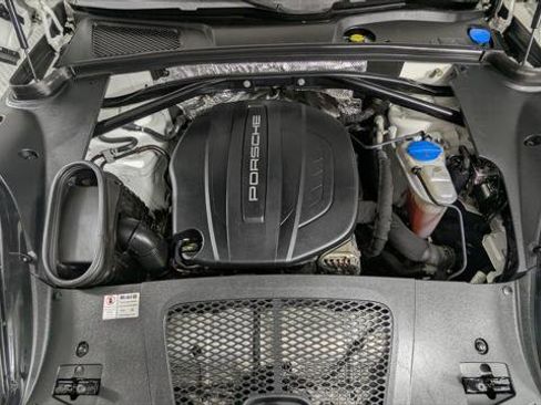 Used 2017 Porsche Macan SUV image 32