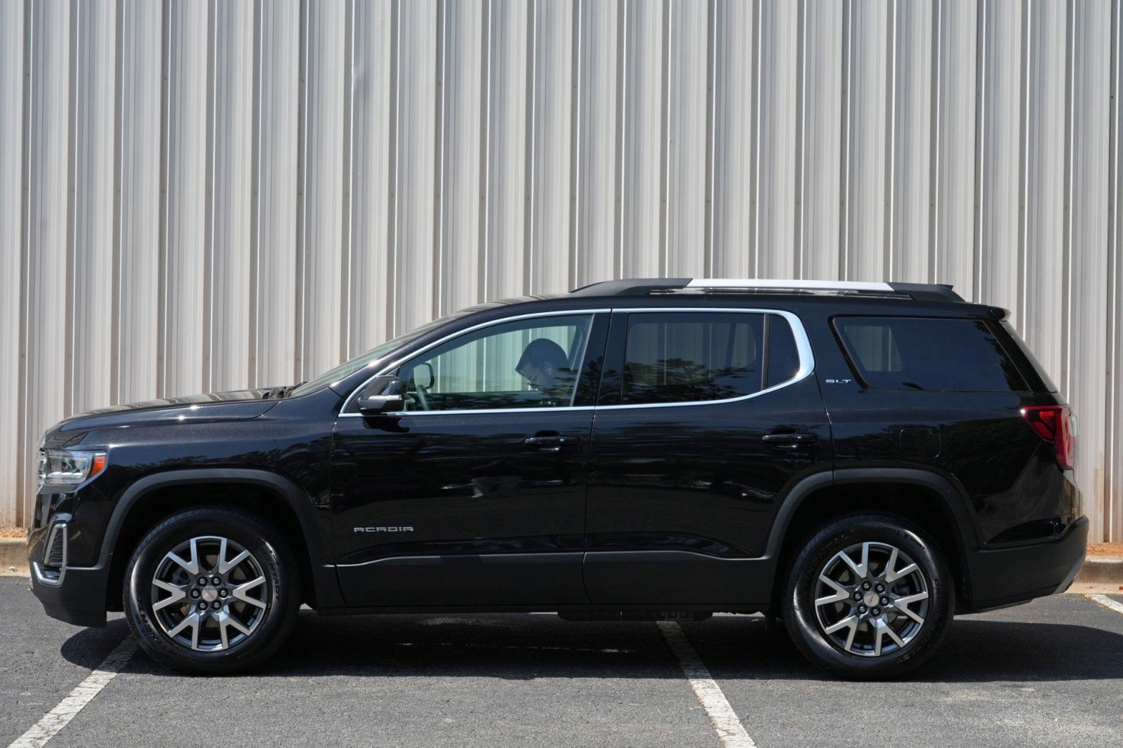 Used 2023 GMC Acadia SLT FWD image 43