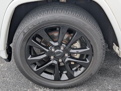 Used 2019 Jeep Grand Cherokee Altitude AWD/4WD image 26