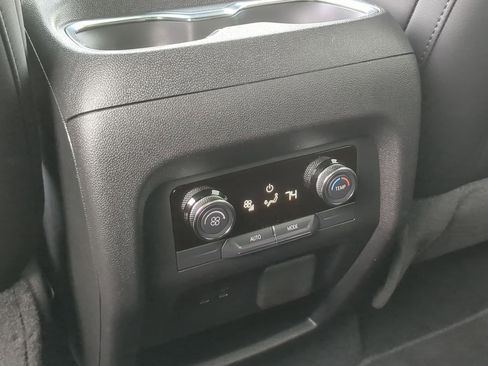 Used 2026 Buick Enclave Preferred w/ Power Package image 21