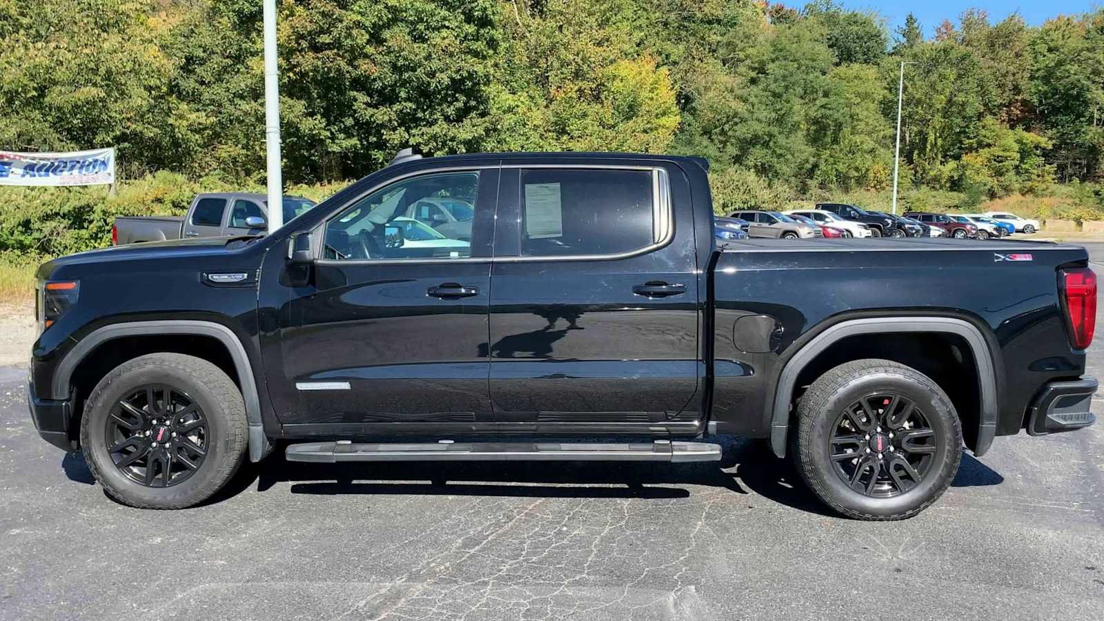 Used 2023 GMC Sierra 1500 Elevation w/ Elevation Premium Package AWD/4WD image 5