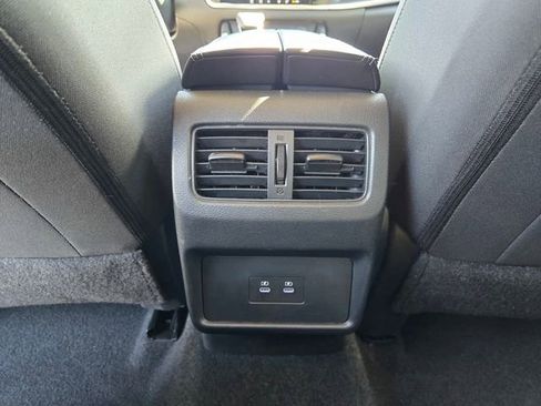 Used 2025 Nissan Rogue SV image 15