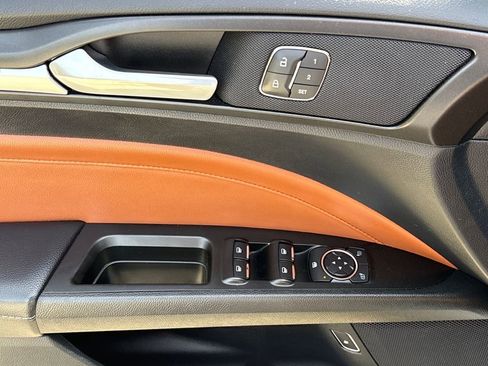 Used 2019 Ford Fusion Titanium image 13