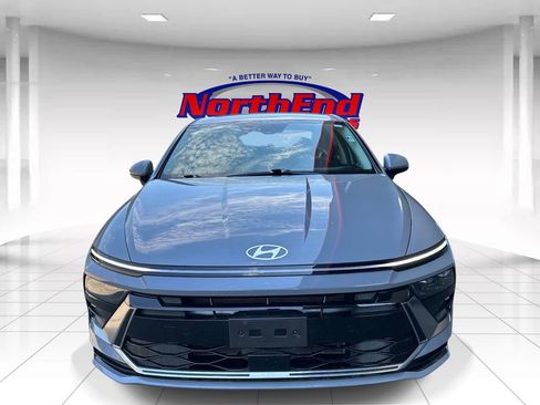 Used 2025 Hyundai Sonata SEL FWD image 8