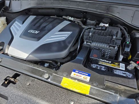 Used 2018 Hyundai Santa Fe SE AWD/4WD image 17