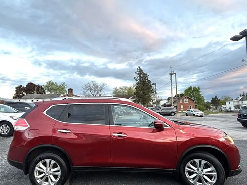 Used 2015 Nissan Rogue SV w/ SV Premium Package AWD/4WD image 6