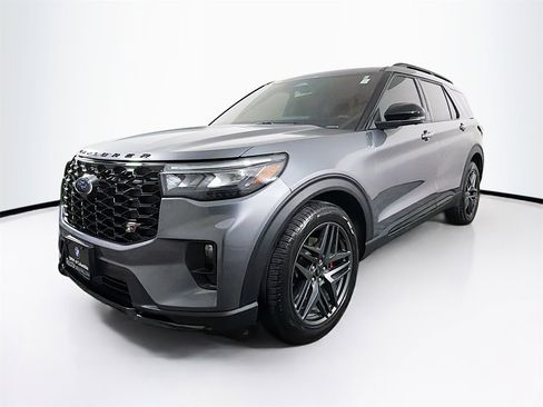 Used 2025 Ford Explorer ST w/ Sun And Sound Package image 3