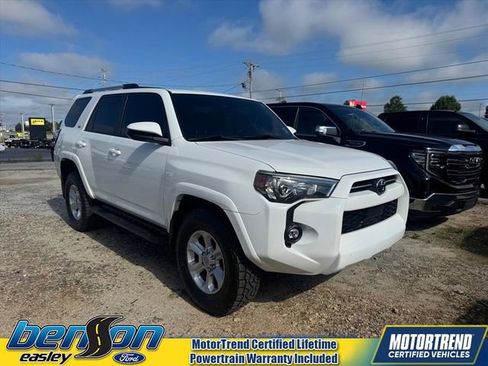 Used 2022 Toyota 4Runner SR5 AWD/4WD image 1