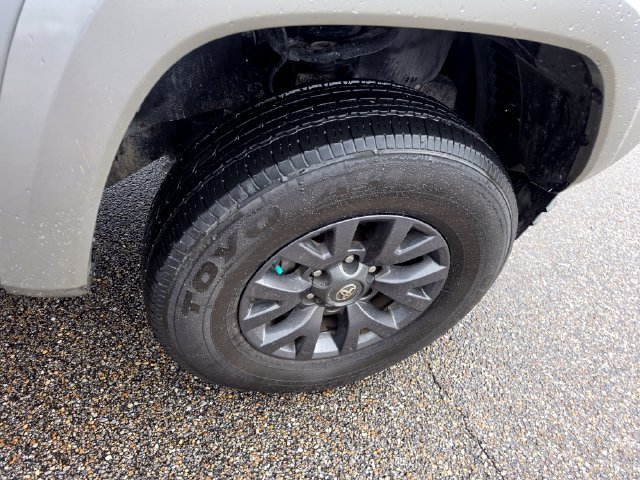 Used 2023 Toyota Tacoma SR5 AWD/4WD image 12