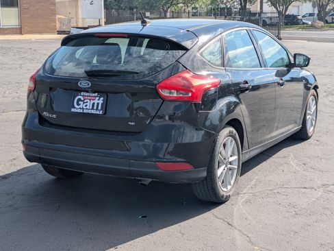 Used 2017 Ford Focus SE FWD image 3