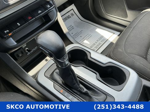 Used 2022 Chevrolet Colorado LT w/ Fleet Safety Package RWD image 23