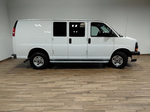 Used 2024 GMC Savana 2500 w/ Driver Convenience Package image 14