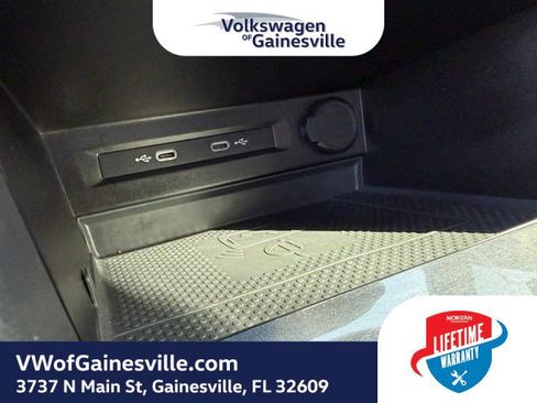 Used 2021 Volkswagen Tiguan SE FWD image 30