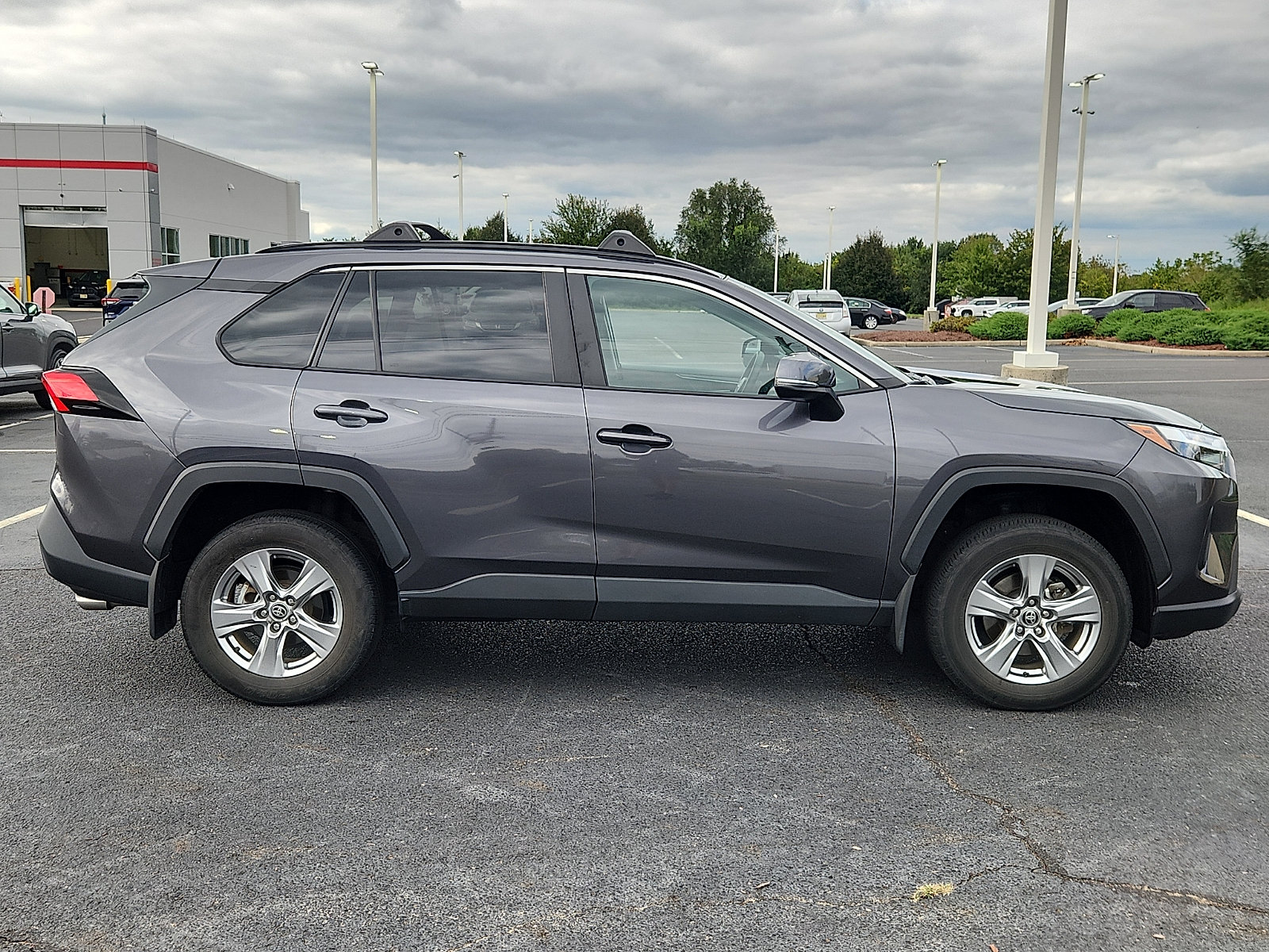 Used 2024 Toyota RAV4 XLE w/ Convenience Package AWD/4WD image 7