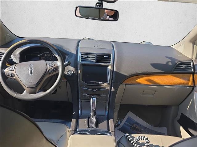Used 2015 Lincoln MKX FWD w/ Equipment Group 102A image 18