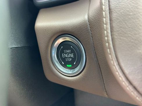 Used 2024 Chevrolet Suburban High Country image 42