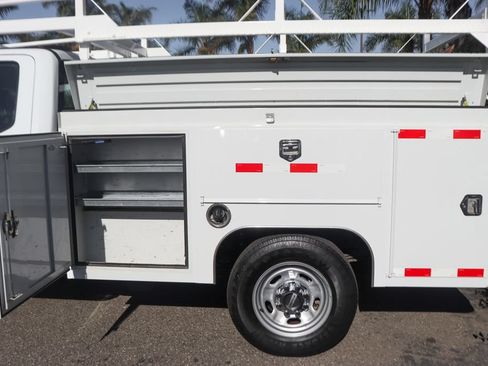 Used 2023 Ford F250 XL w/ XL Chrome Package RWD image 5