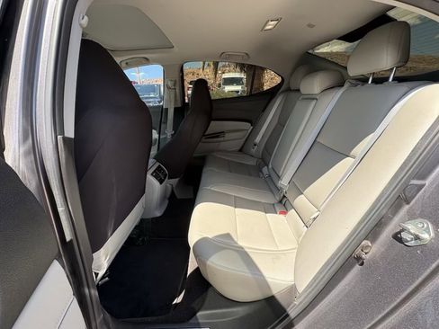 Used 2017 Acura TLX FWD image 10
