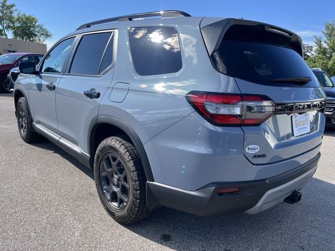 Used 2024 Honda Pilot TrailSport image 6