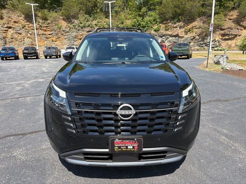 New 2026 Nissan Pathfinder Platinum AWD/4WD image 8