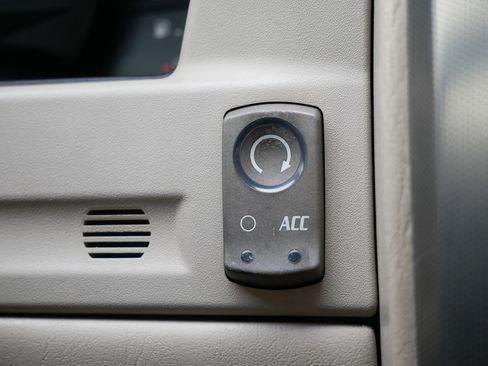 Used 2005 Cadillac XLR RWD image 23