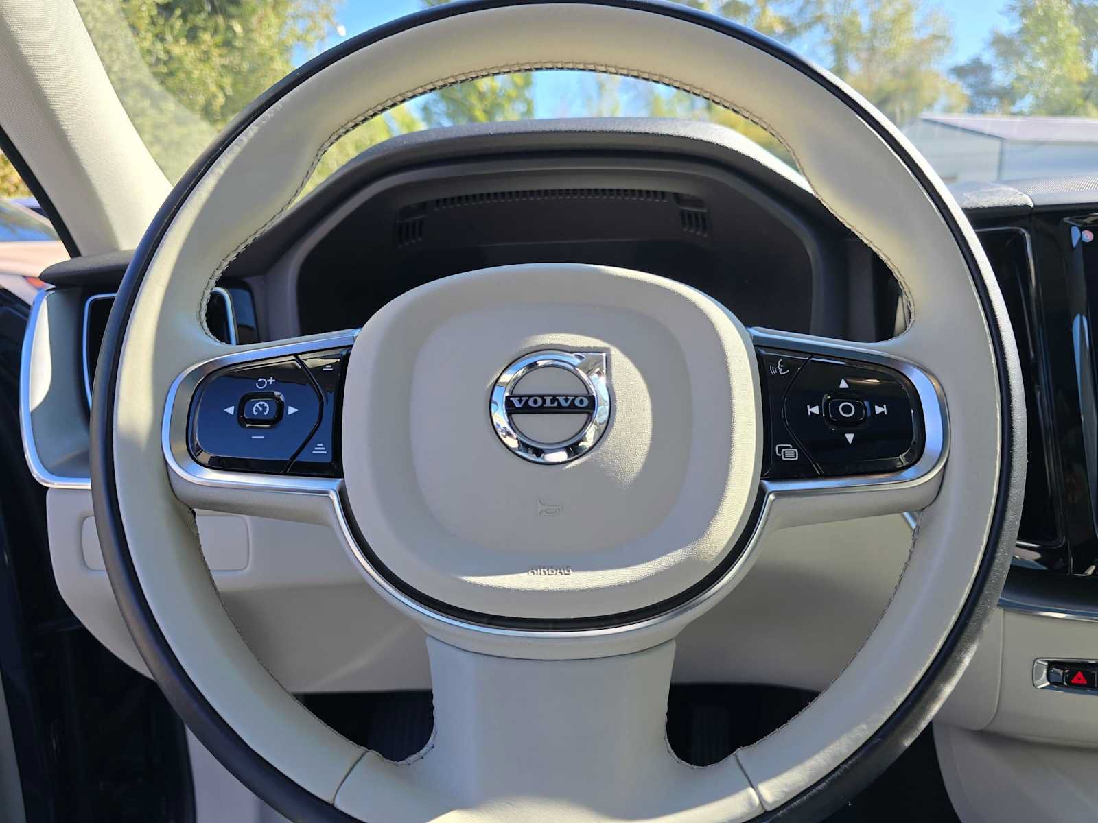Certified 2024 Volvo XC60 B5 Core w/ Climate Package AWD/4WD image 25