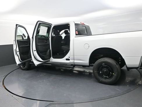 New 2026 RAM 2500 Tradesman AWD/4WD image 34