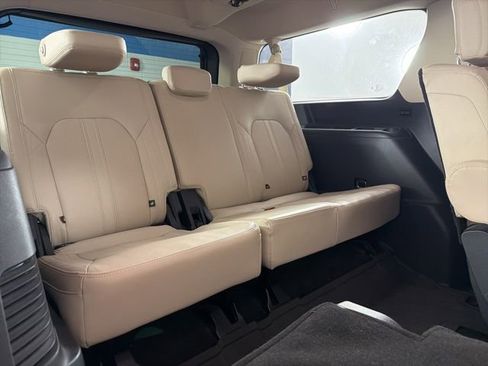 Used 2023 Ford Expedition Max Platinum RWD image 19