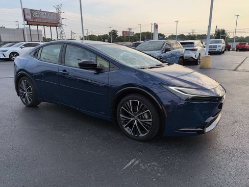 Used 2023 Toyota Prius Limited w/ Limited Premium Package AWD/4WD image 7