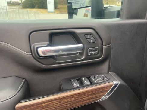 Used 2020 Chevrolet Silverado 2500 High Country w/ Z71 Off-Road Package image 12