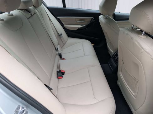 Used 2017 BMW 330i Sedan RWD image 9