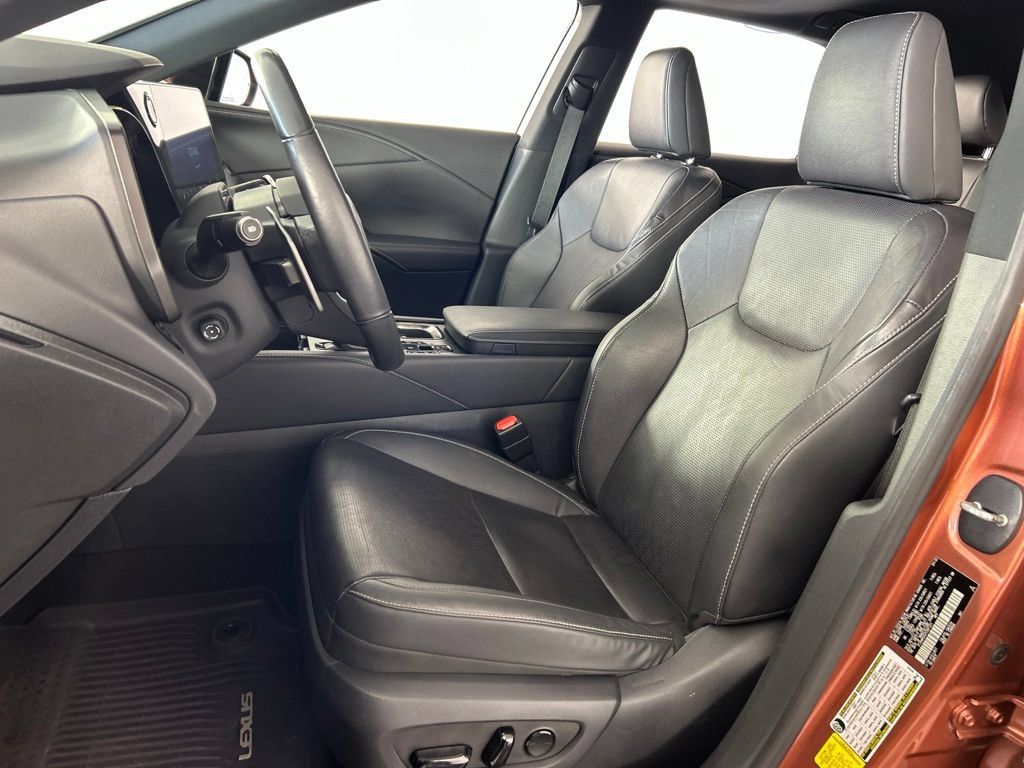 Used 2023 Lexus RX 350 Premium Plus w/ Accessory Package AWD/4WD image 18
