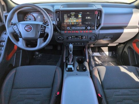 Used 2025 Nissan Frontier PRO-4X w/ Pro Convenience Package image 17