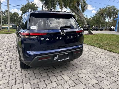 Used 2025 Nissan Pathfinder SV FWD image 35