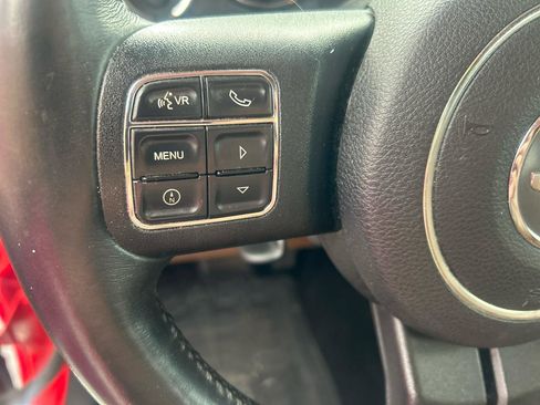 Used 2015 Jeep Wrangler Unlimited Sahara w/ Connectivity Group AWD/4WD image 15