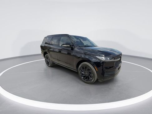 New 2026 Lincoln Navigator Reserve AWD/4WD image 2