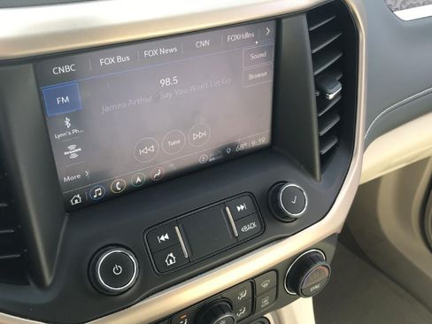 Used 2022 GMC Acadia Denali w/ Denali Ultimate Package AWD/4WD image 12