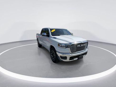 Used 2025 RAM 1500 Laramie AWD/4WD image 3