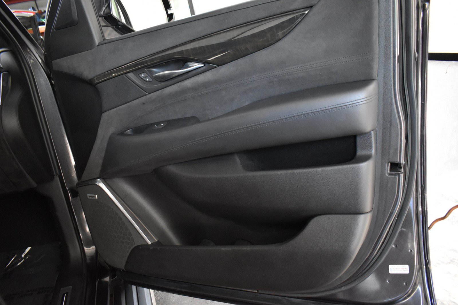 Used 2017 Cadillac Escalade Platinum AWD/4WD image 42