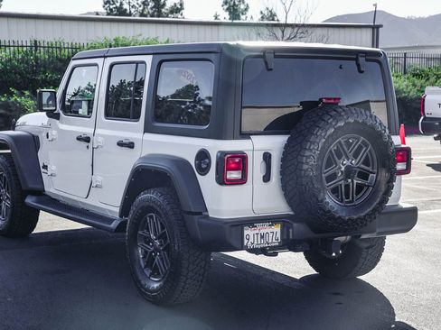 Used 2024 Jeep Wrangler Sport S image 5