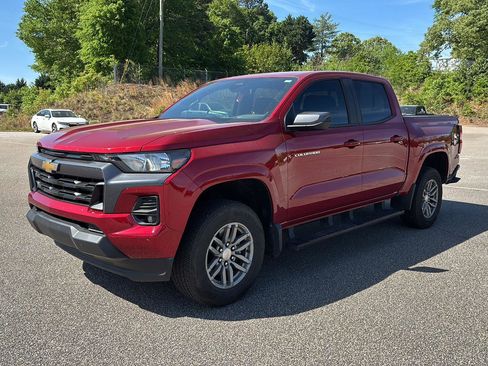 Used 2024 Chevrolet Colorado LT w/ LT Convenience Package image 1