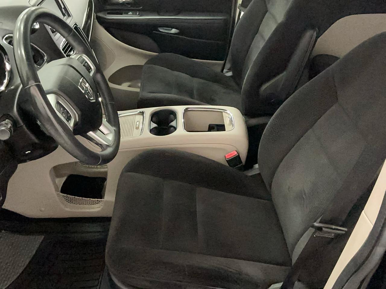 Used 2014 Dodge Grand Caravan SXT w/ Rear Park Assist Package FWD image 10