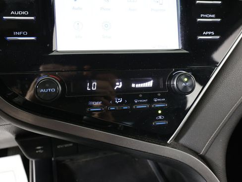 Used 2018 Toyota Camry SE FWD image 37
